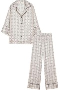 JESMARY - Xưởng Gia Công Đồ Mặc Nhà Thiết Kế & Xưởng Sản Xuất Đồ Pyjama Lụa Theo Yêu Cầu JESMARY: Chiến Lược Nhập Hàng Tận Gốc Cho Chủ Shop Thời T